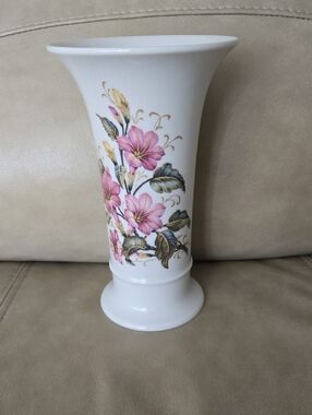 Vintage AK Kaiser Liliane K Nossek Pink Lilies White Porcelain Vase West Germany